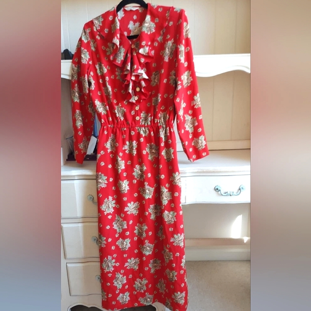 Mayson Grey Red and White Floral Maxi Dress with Pleated Ruffled Size 4